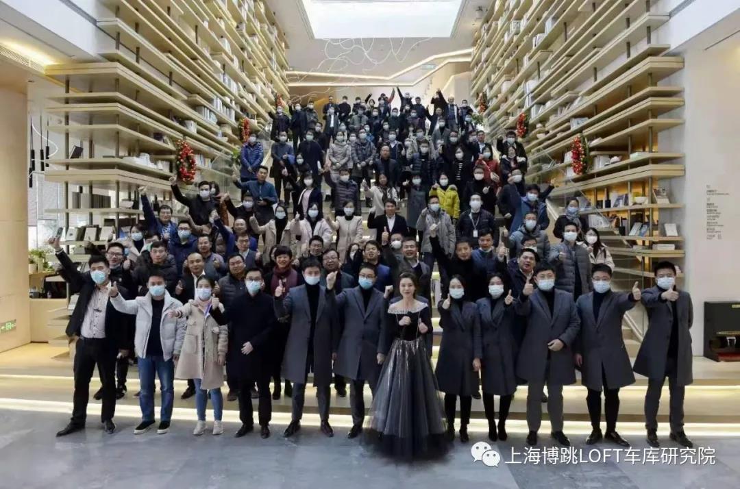 丰台全国一百多人在华侨城汉口道6号参观研讨LOFT专利车库技术！